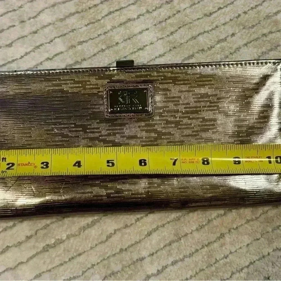 Kenneth Cole reaction silver clutch - Picture 5 of 6